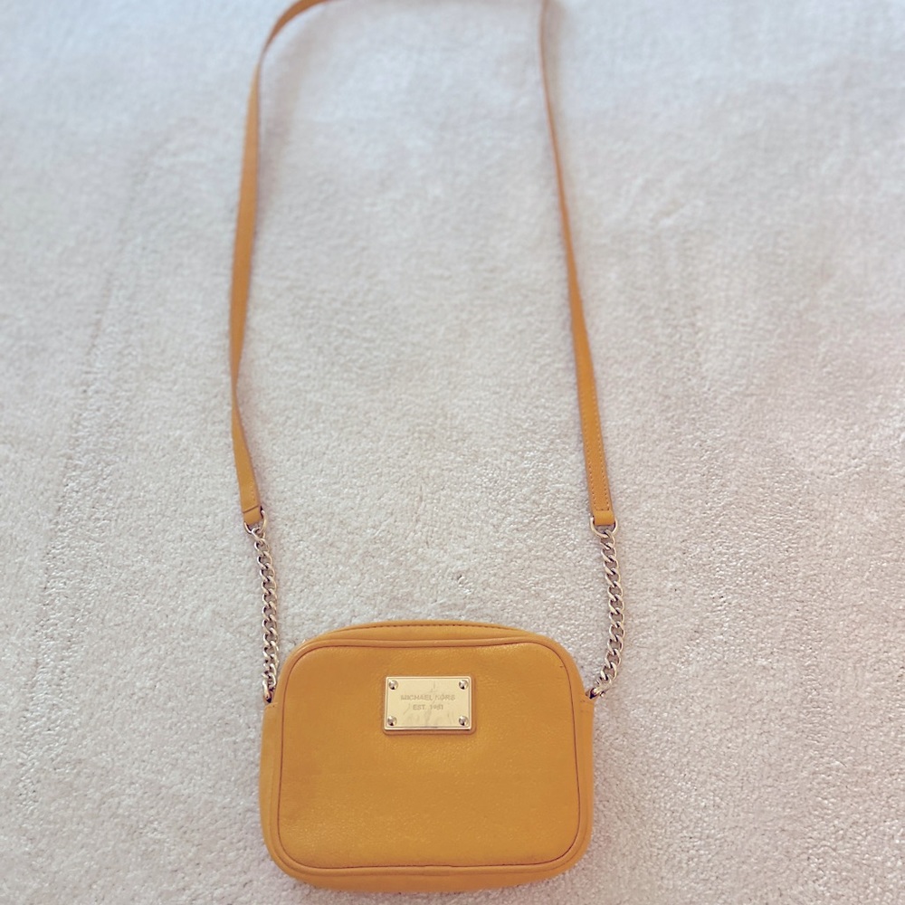 Mustard Michael Kors crossbody